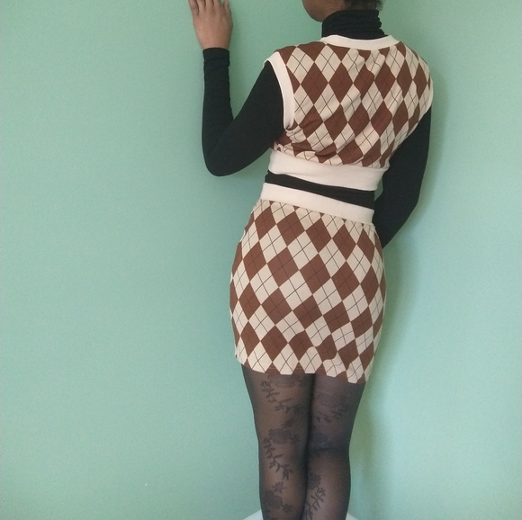 Shein brown and cream argyle pattern sweater two piece set - Picture 6 of 15